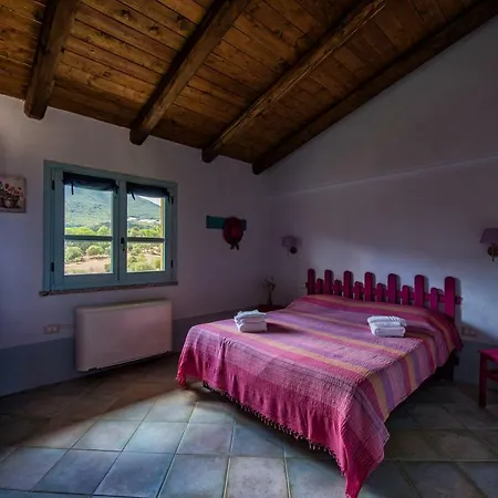 Is Conchisceddas Farm stay *